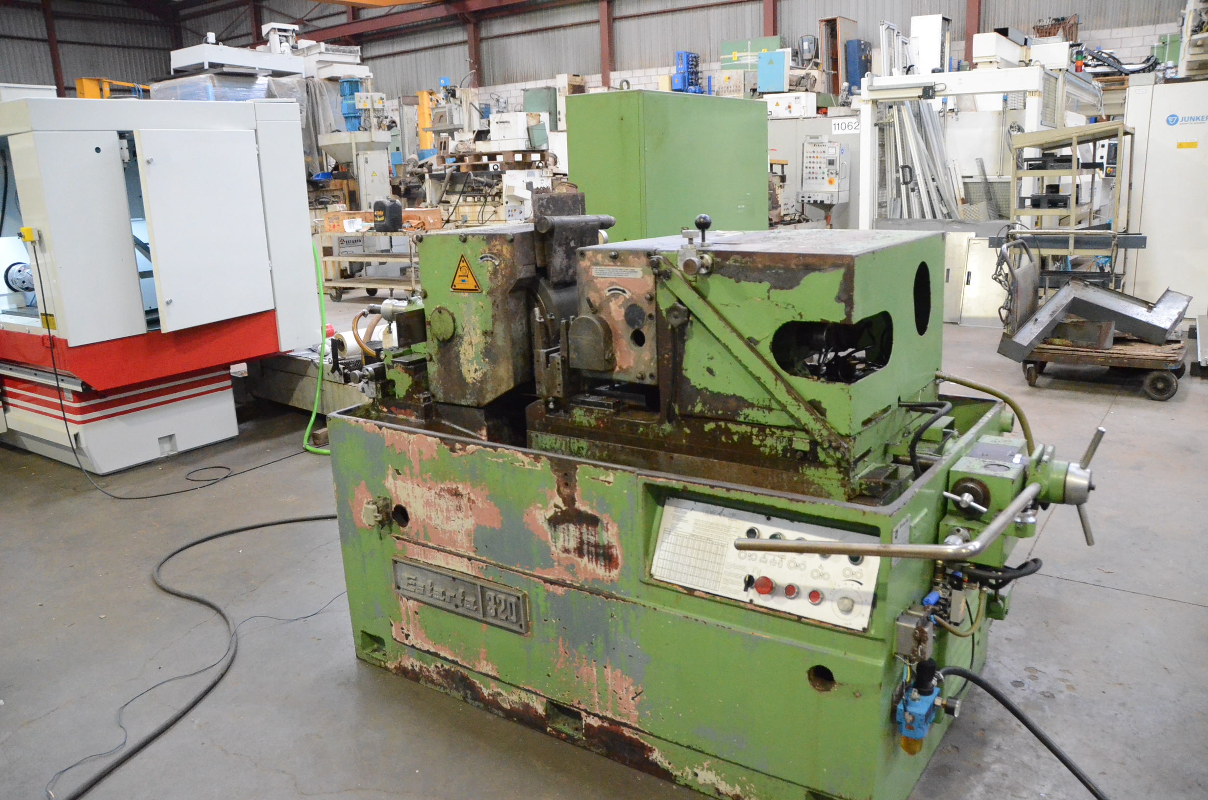 Usado Rectificadora sin centros ESTARTA 320 #4625