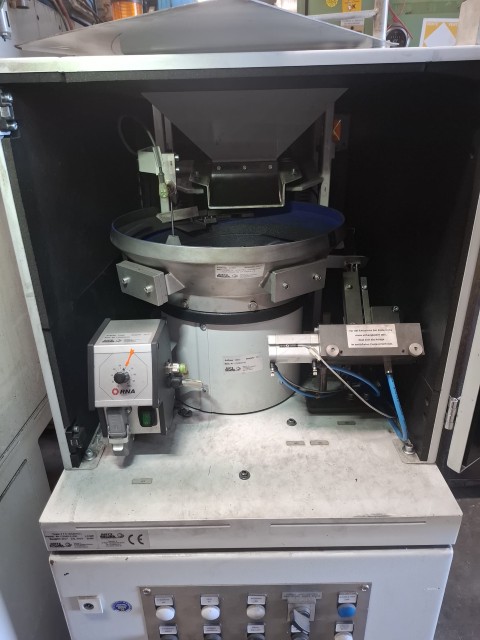 Usado Alimentador vibratorio DIETZ ROLLWAZ F E (W520761) #V-3