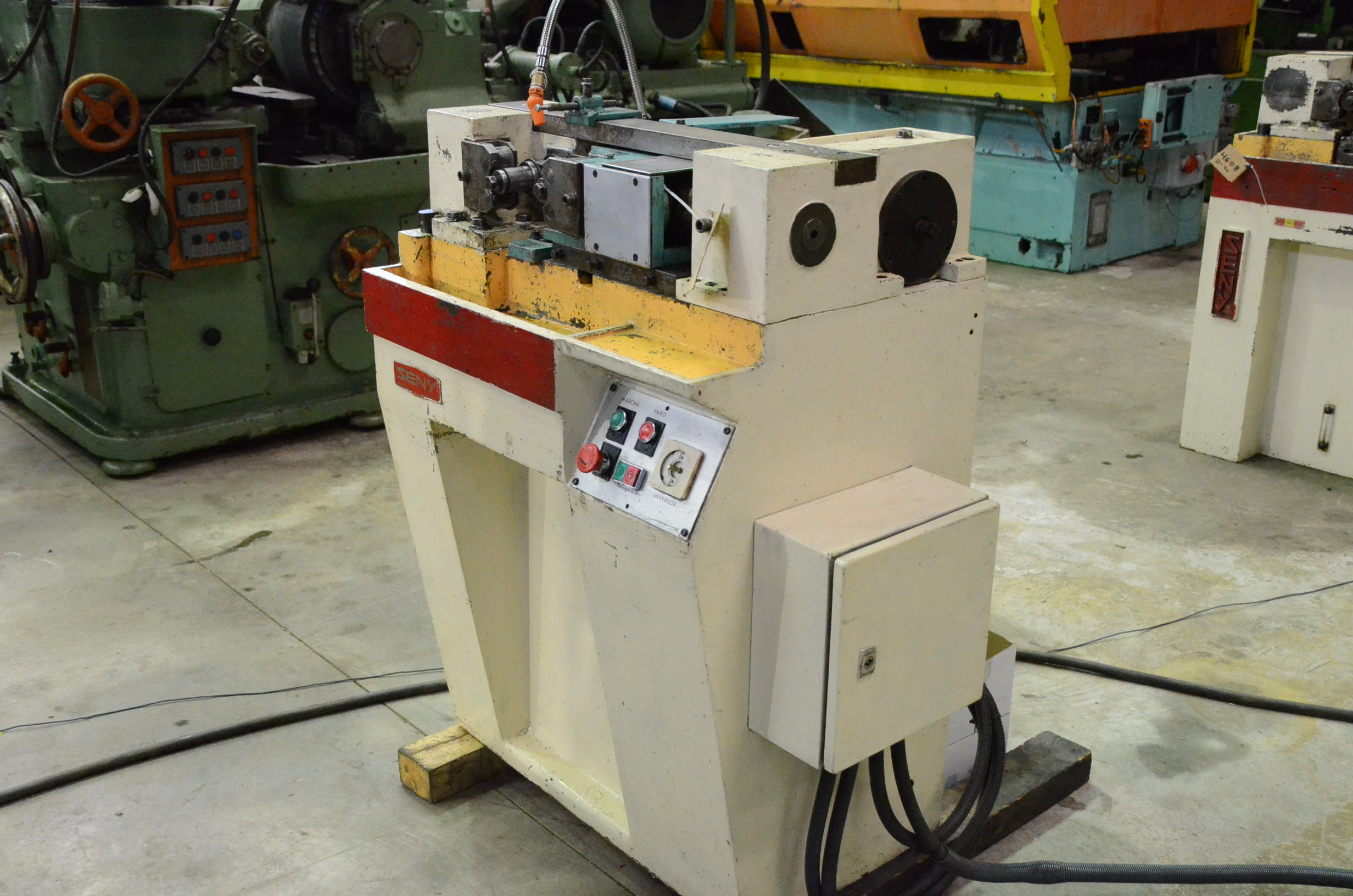 Usado Laminadora de roscas SENY D-30 E #4607