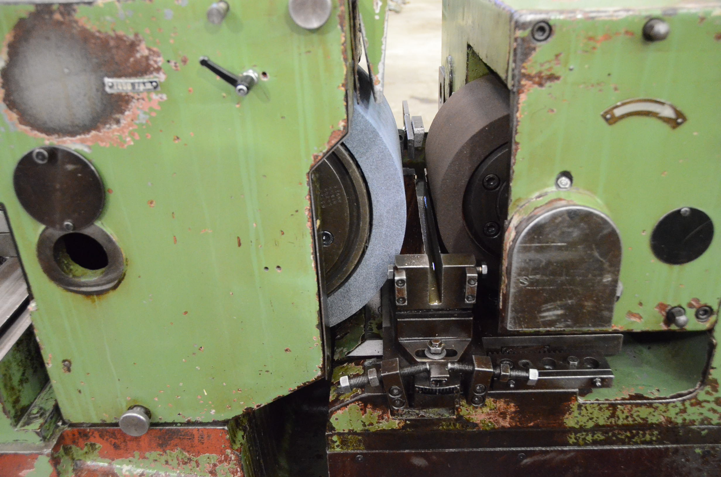 Usado Rectificadora sin centros ESTARTA 320 #4594