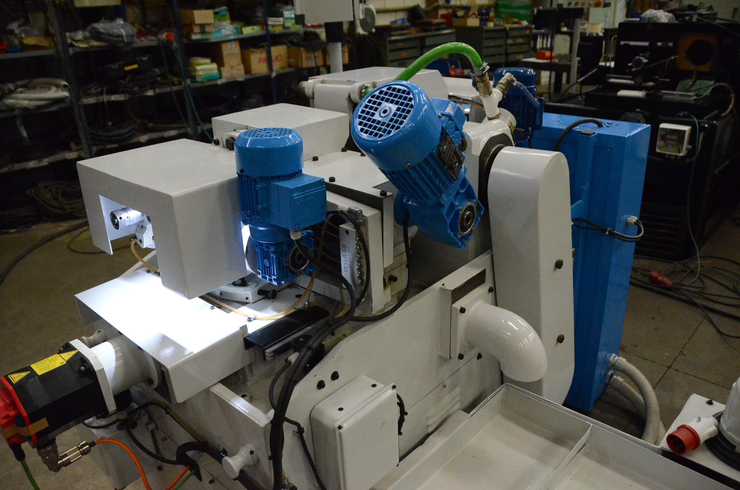 Usado Rectificadora sin Centros SENY R-60-H #R24-01