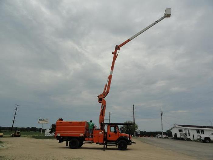 Used 2011 FREIGHTLINER BUSINESS CLASS M2 106