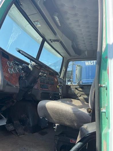 Used 2004 western star 4900 series