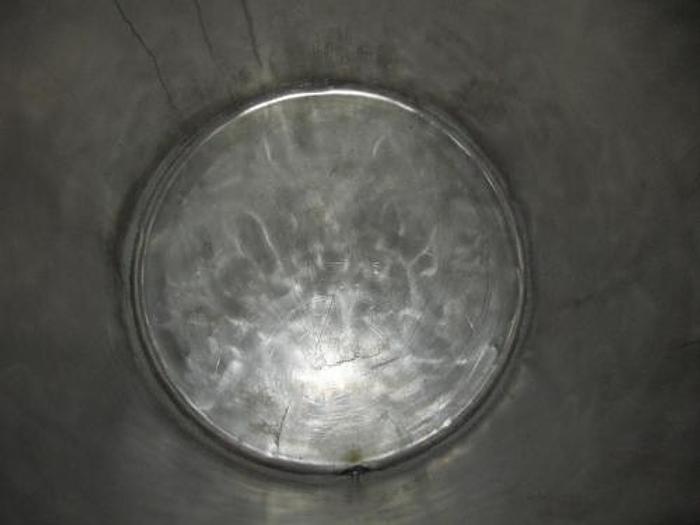 Used 520 L round stainless steel transport tanks