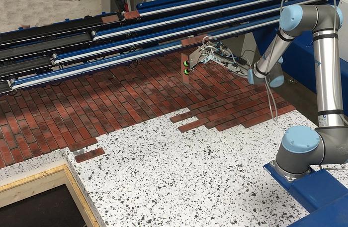 Robi One Brick Slip Robot