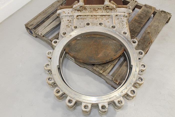 Used True Line 24" Hand Operated Knife Gate Valve #44006