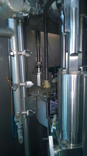 Used Kolbenfüllmaschine (Rundläufer)