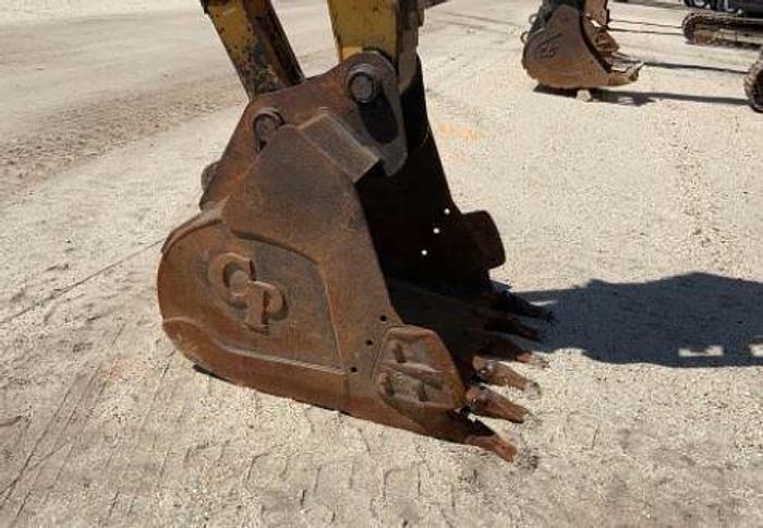 Used 2005 Deere 160D LC – MANUAL THUMB