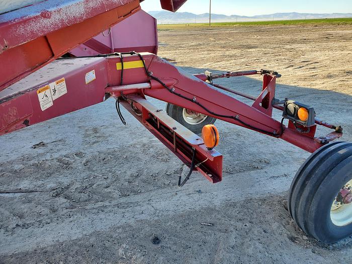 Used Oxbo 1416 Hay Merger