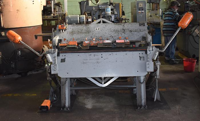 Used 4' x 12 GA DREIS & KRUMP/CHICAGO "L31" UNIVERSAL BOX & PAN BRAKE