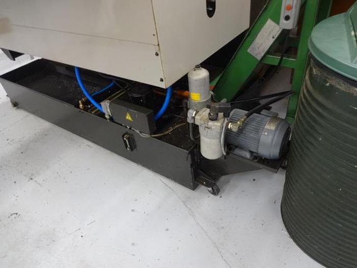 Utilisé Centre d’usinage vertical HITACHI SEIKI