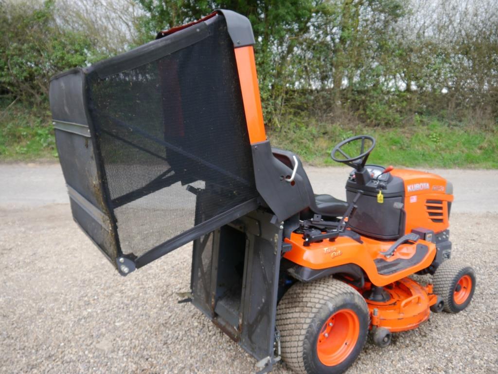 Used 2012 Kubota G23 Ride On Mower