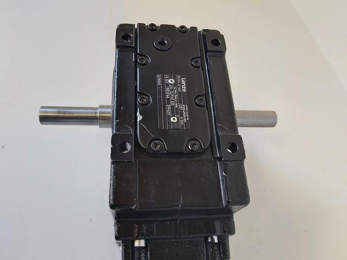Gebraucht Servomotor + Getriebe, MCS 09L41-RS0P1-Z0D0-ST5S00N-R0SU + GKS04-3F, Lenze gebraucht-Top