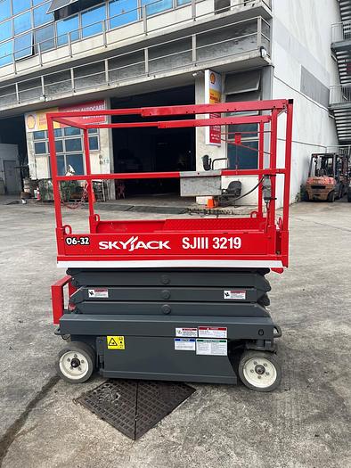 Refurbished 2014 SKYJACK SJ III 3219