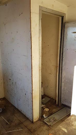 Used 1999 Dog House Office Trailer