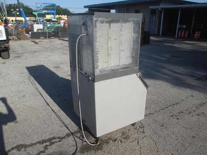 Used Scotsman CM3 Ice Maker