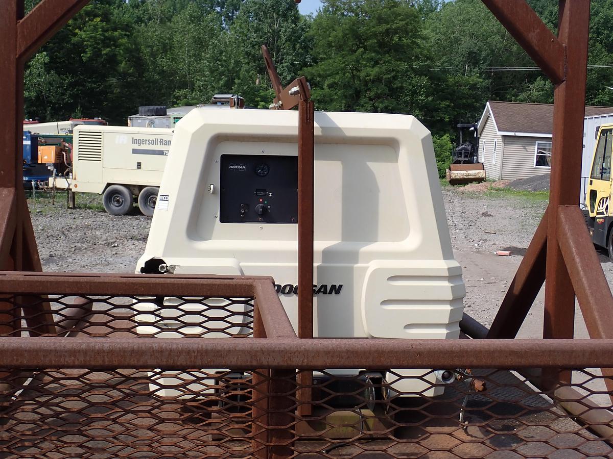 Used 2013 Doosan P185WJD-T4I 185 CFM Air Compressor 224 HOURS!