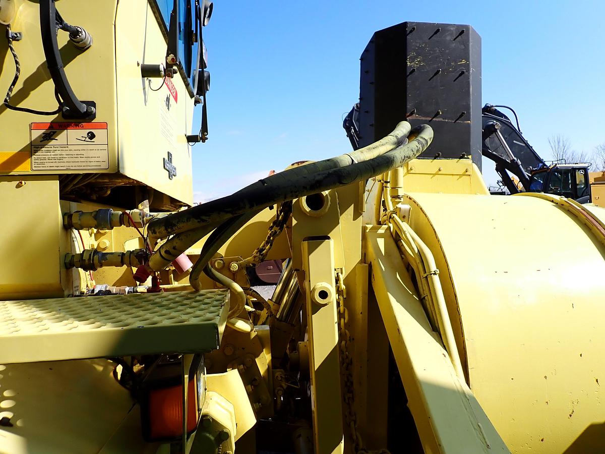 Used 2003 Oshkosh HB2923 Airport Snowblower