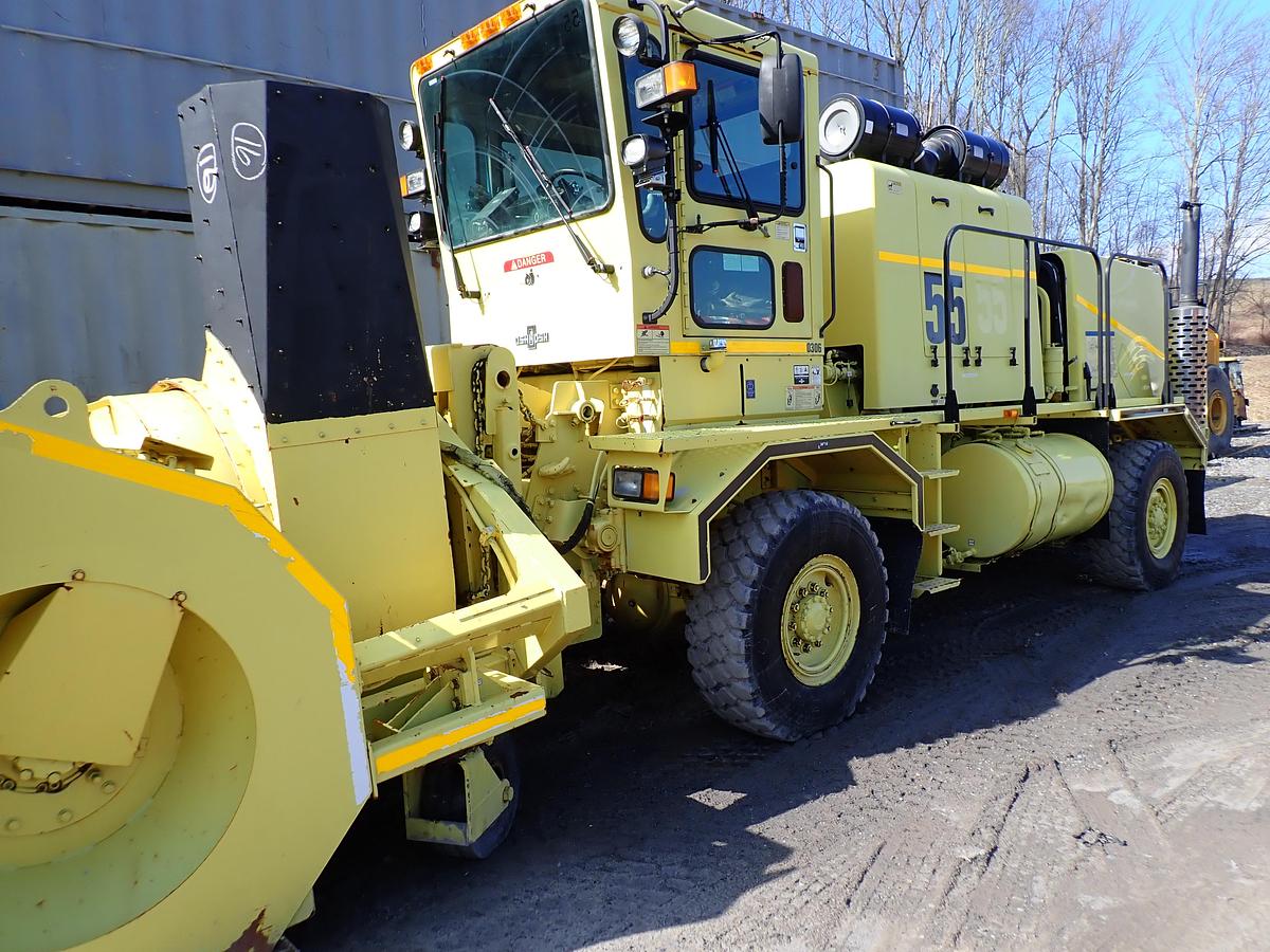 Used 2003 Oshkosh HB2923 Airport Snowblower