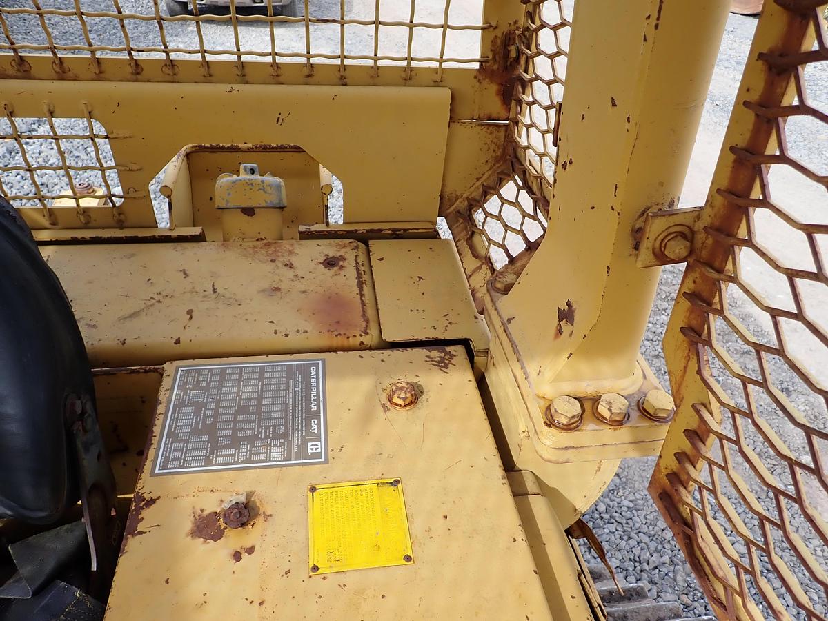 Used 1986 CAT D4H LGP Crawler Dozer DIRECT DRIVE W/ WINCH 2200 HOURS!