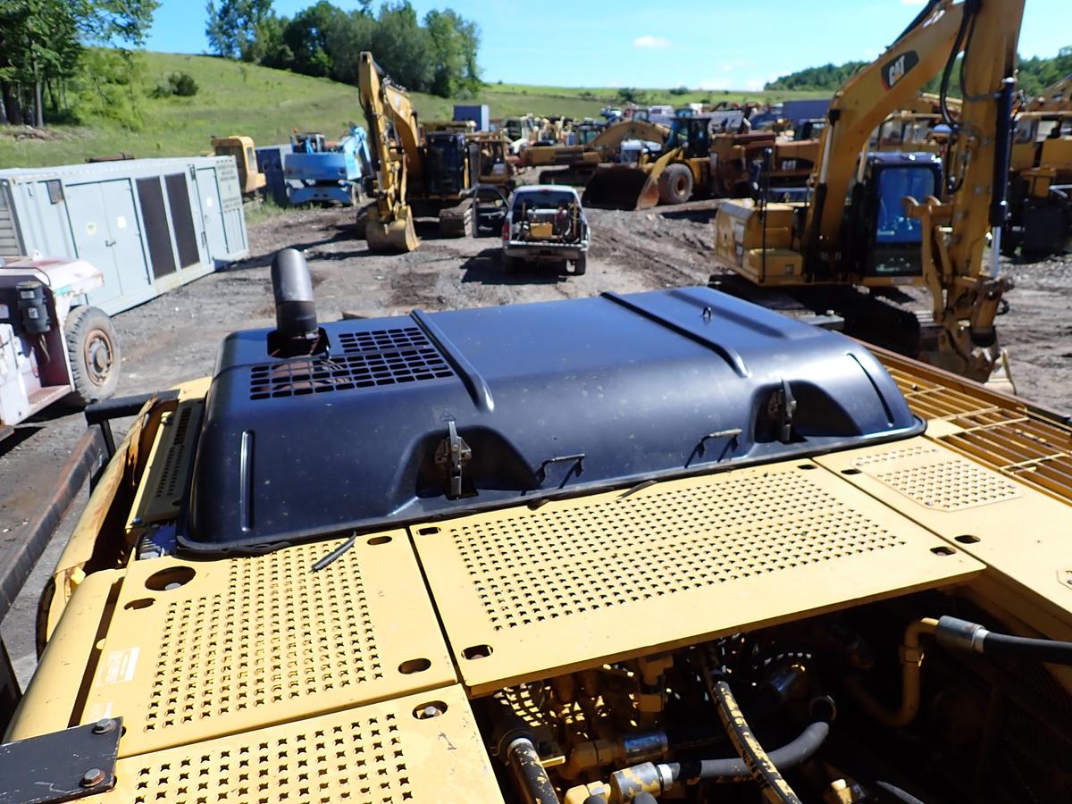 Used 2004 CAT 330CL Hydraulic Excavator