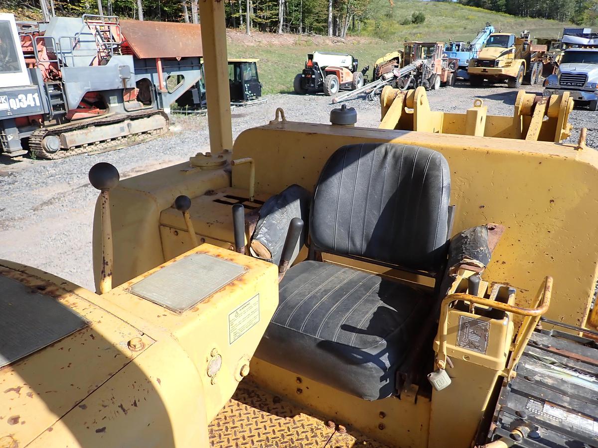 Used 1971 CAT D8H Crawler Dozer w/ RIPPER!