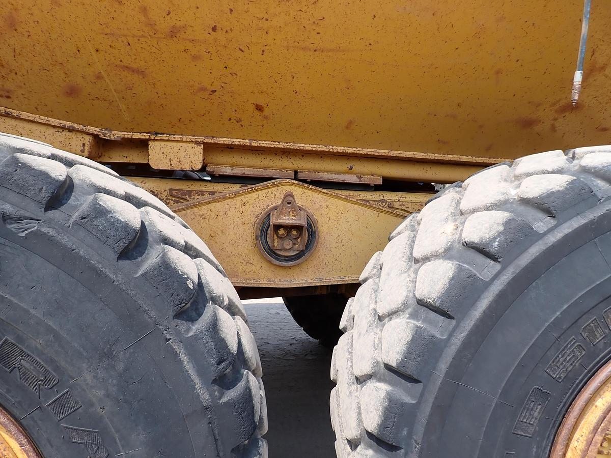 Used 2003 CAT 735