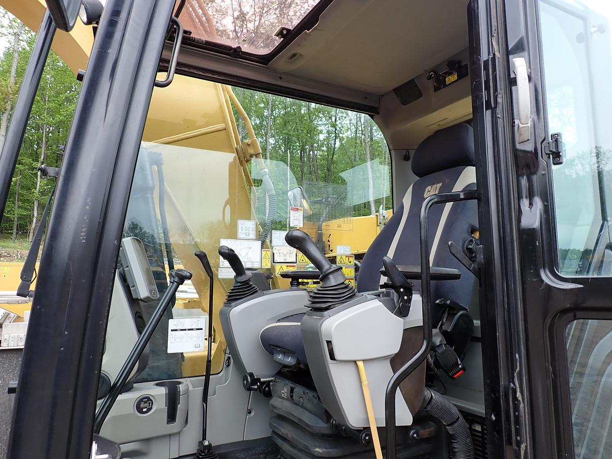 Used 2018 CAT 313FL Hydraulic Excavator FRONT BLADE