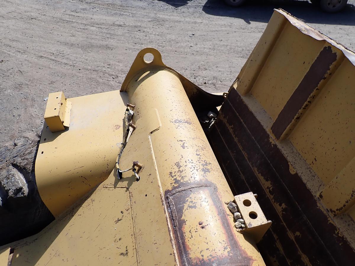 Used 2004 CAT 621G Motor Scraper