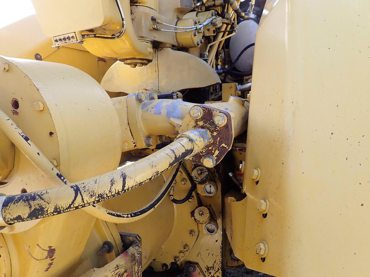 Used 2004 CAT 621G Motor Scraper