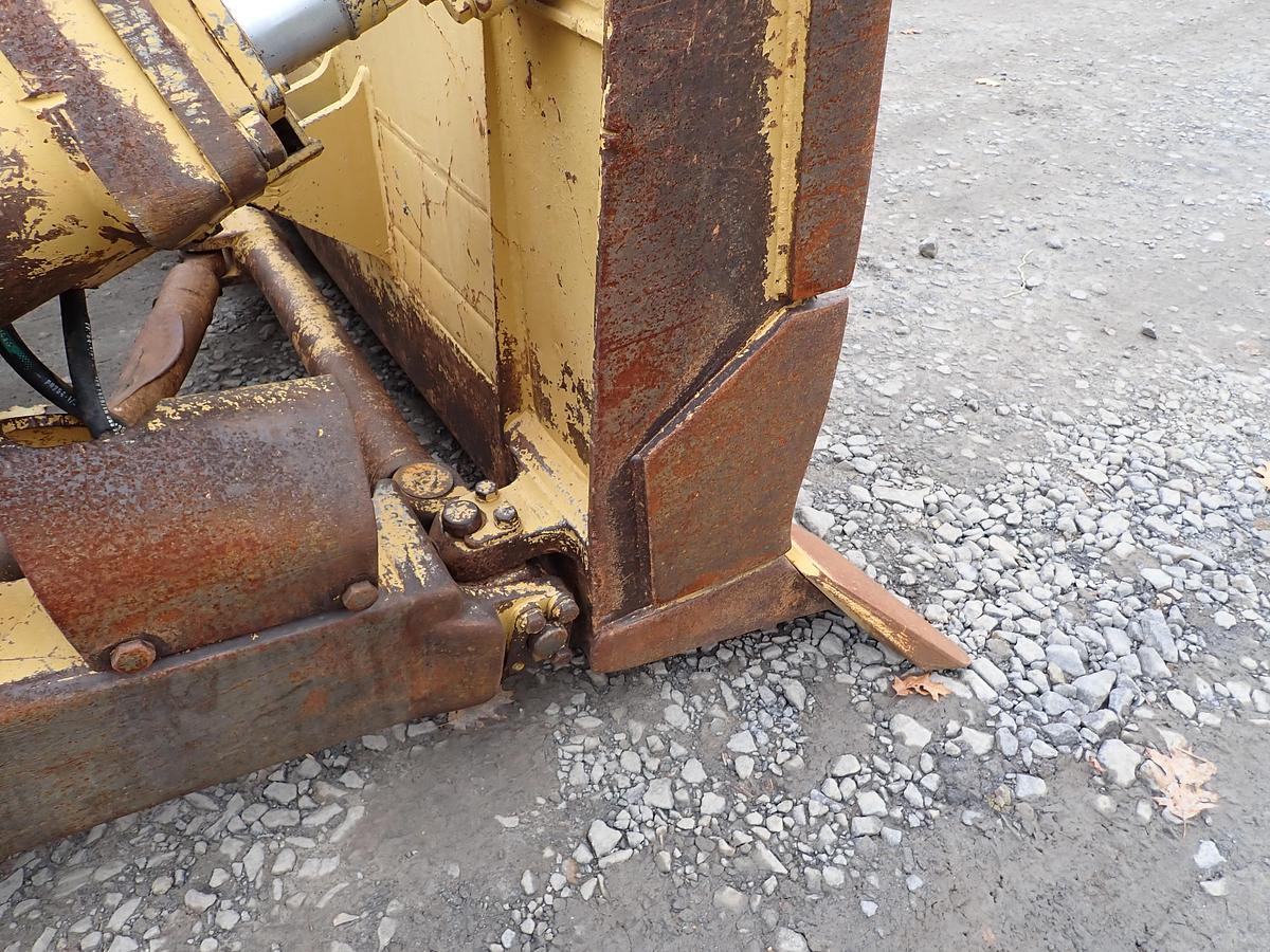 Used 1980 CAT D7G Crawler Dozer w/ RIPPER!