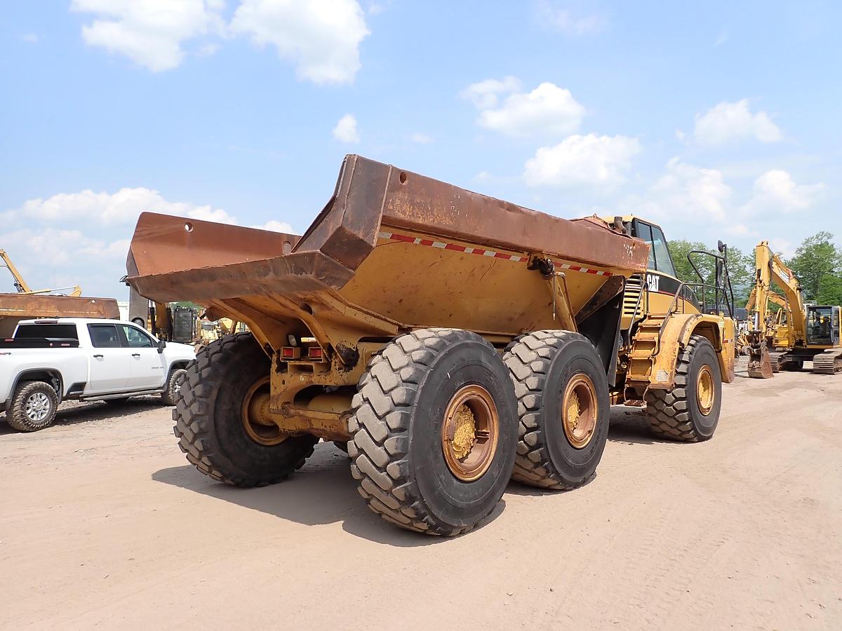 Used 2003 CAT 735
