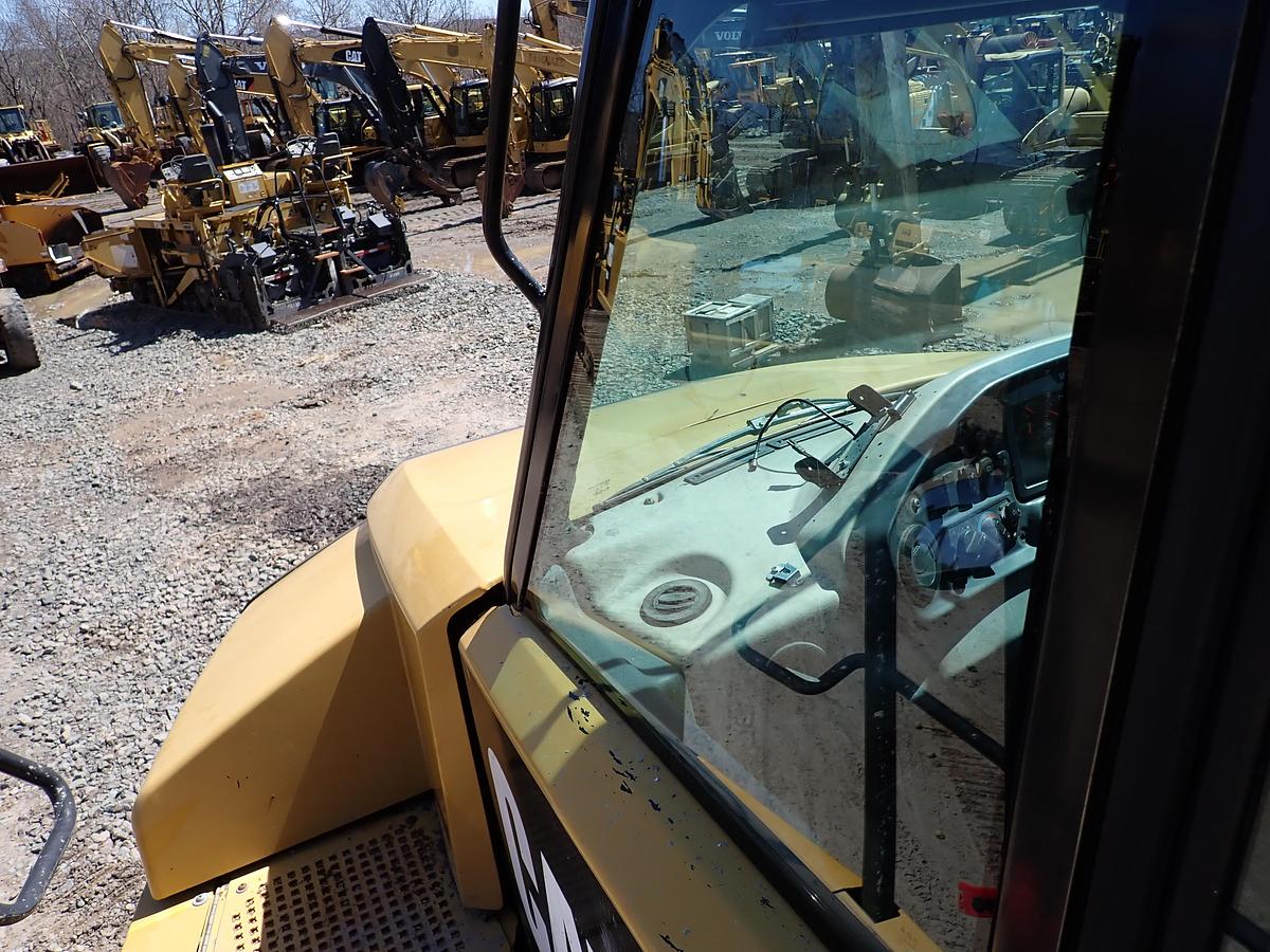 Used 2012 CAT 740B Articulated Haul Truck w/ TAILGATE