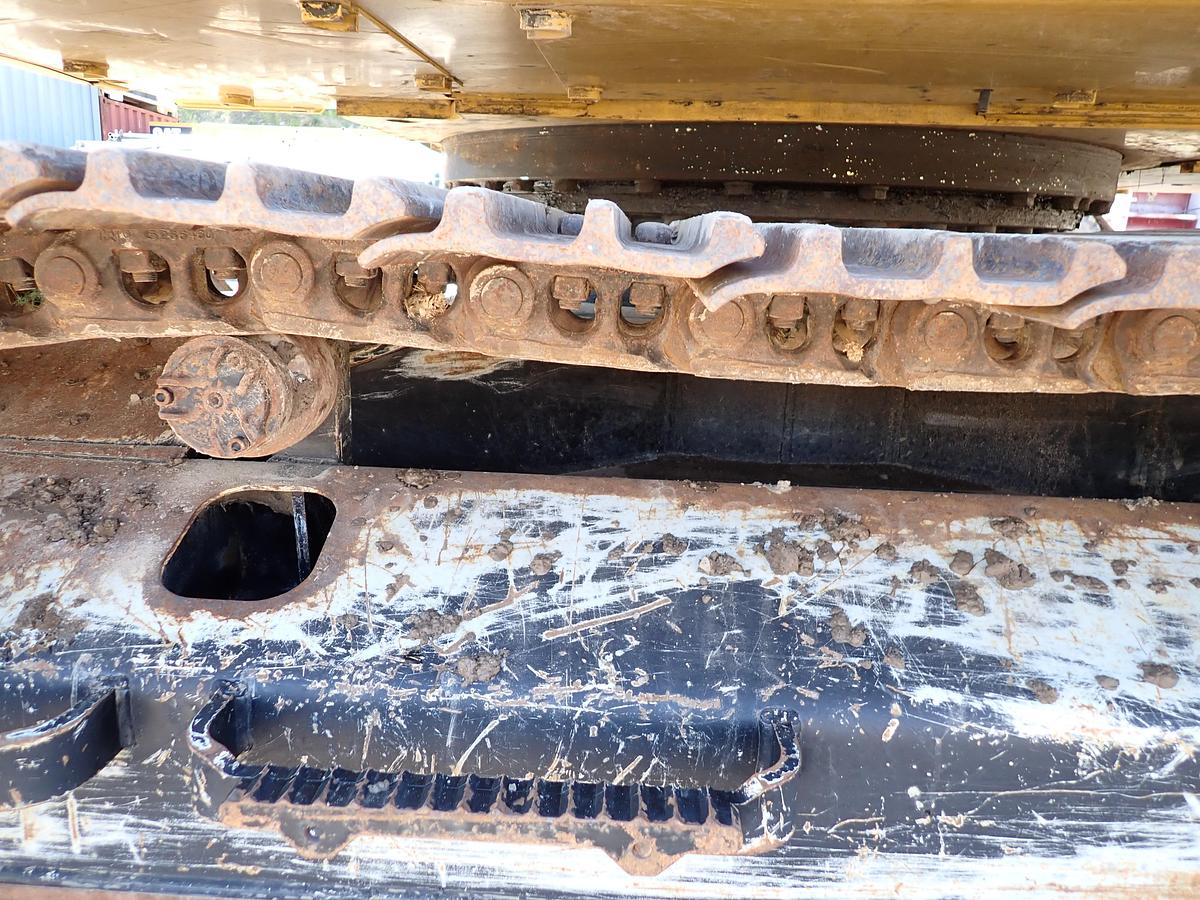 Used 2022 CAT 326