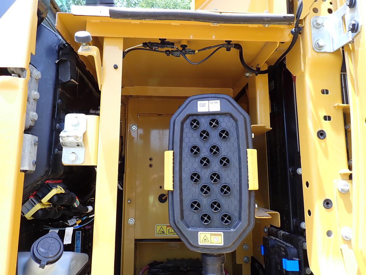 Used 2022 CAT 323 Excavator HYDRAULIC THUMB! 