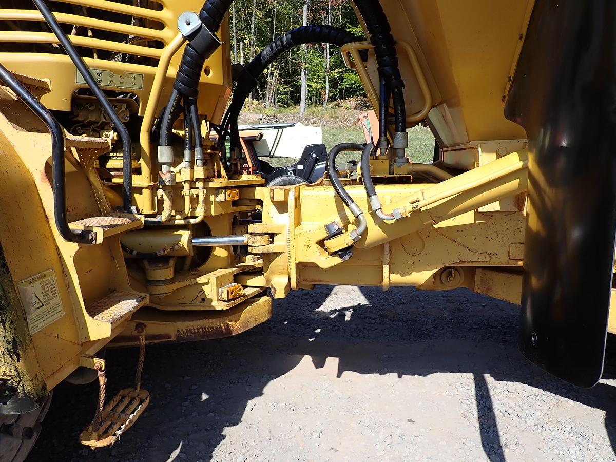 Used 2004 CAT 735 Articulated Haul Truck