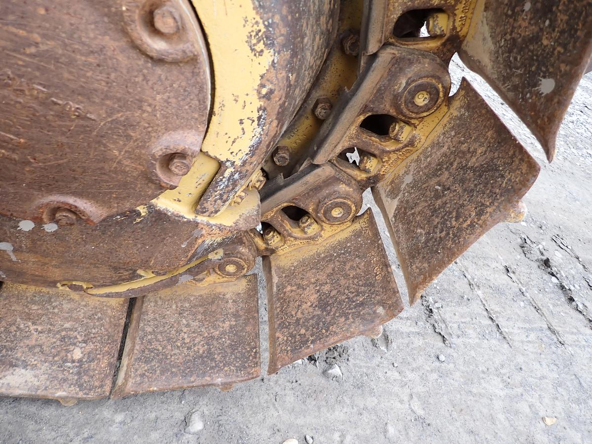 Used 1980 CAT D7G Crawler Dozer w/ RIPPER!