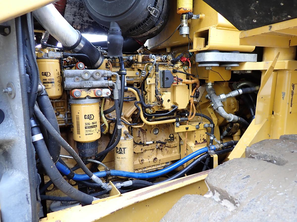 Used 2010 CAT 938H