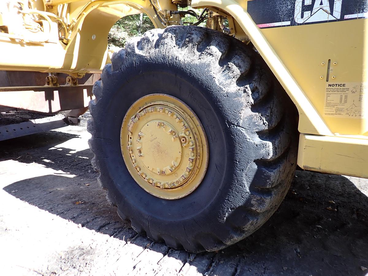 Used 2004 CAT 621G Motor Scraper