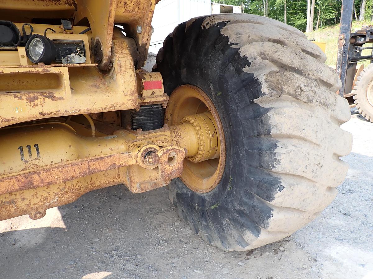 Used 2006 CAT 735