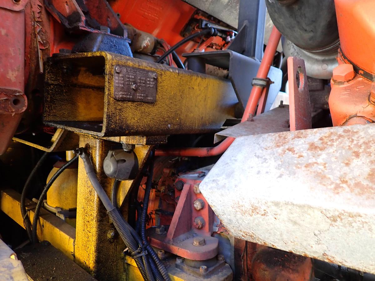 Used 2001 Vammas PSB 5500H Airport Runway Sweeper 