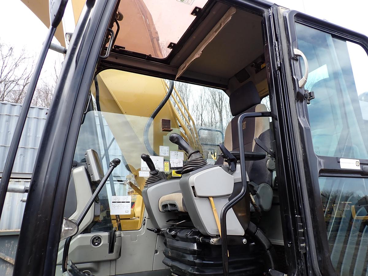 Used 2015 CAT 329FL Hydraulic Excavator 