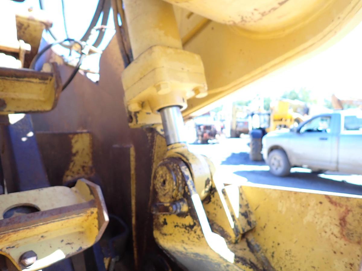 Used 1998 CAT 615C II Elevating Scraper