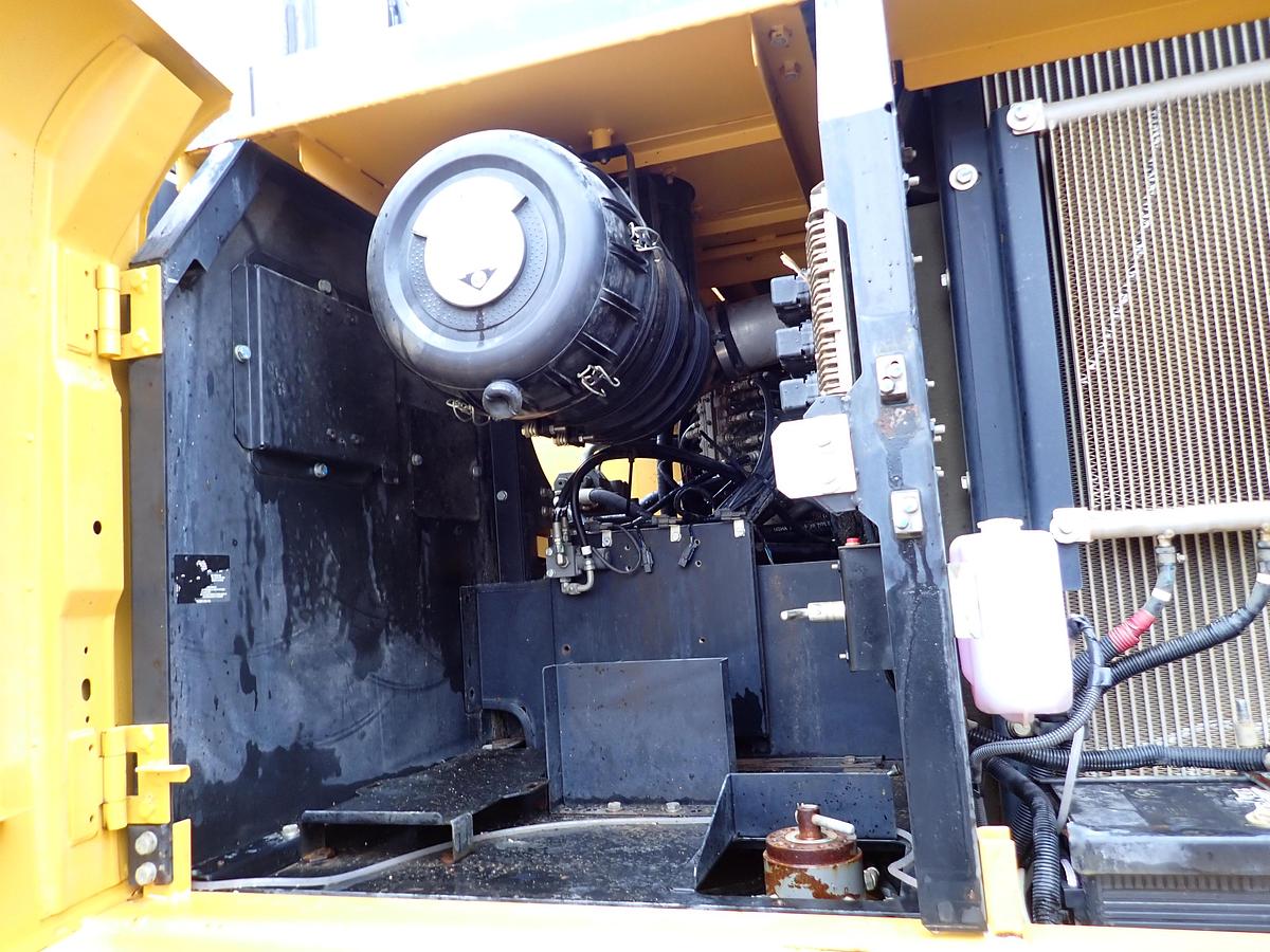 Used 2020 John Deere 300G LC Hydraulic Excavator