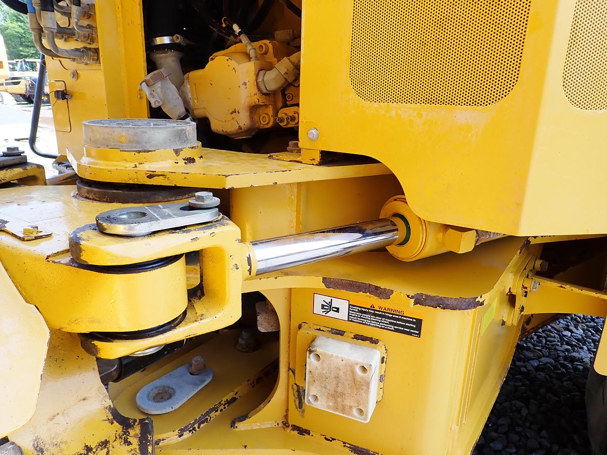 Used 2015 John Deere 460E Articulated Water Truck 9000 GALLON