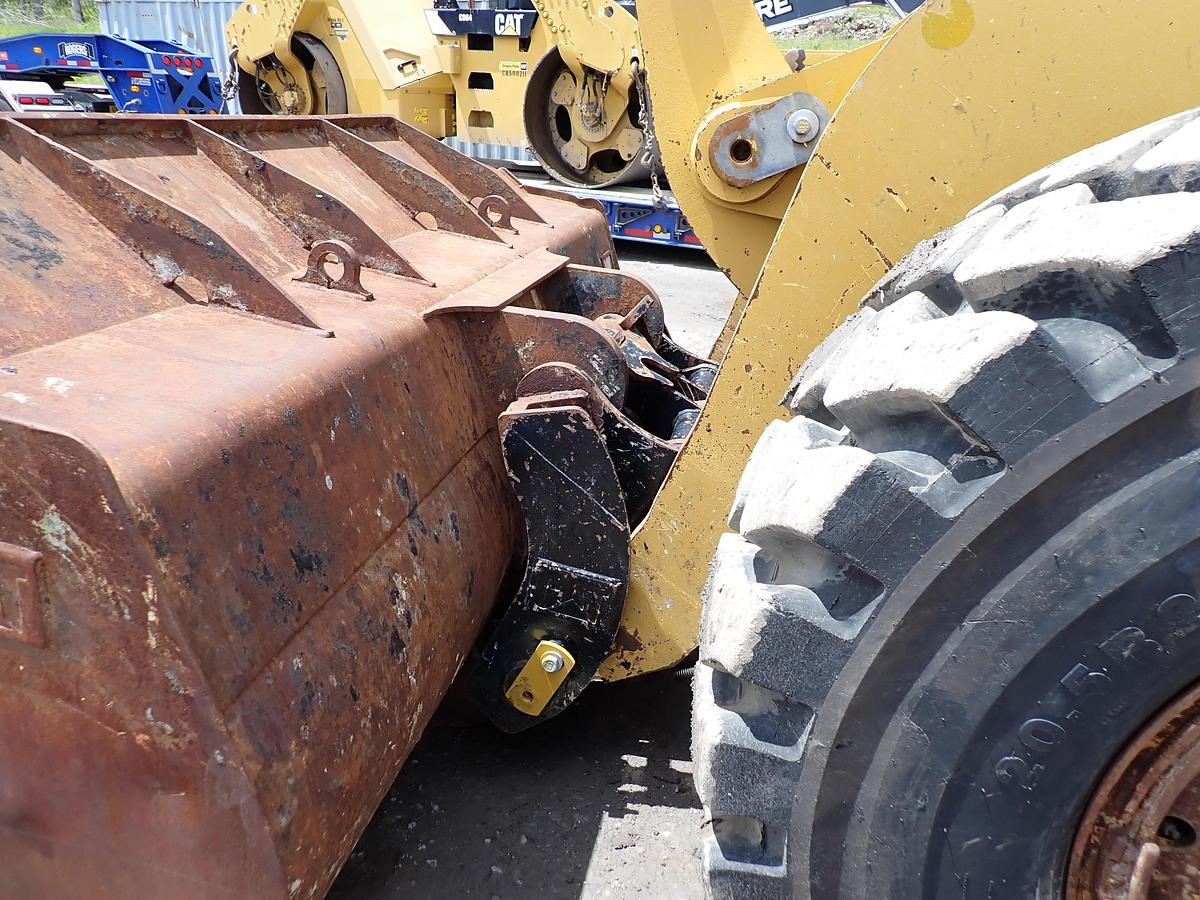 Used 2010 CAT 938H