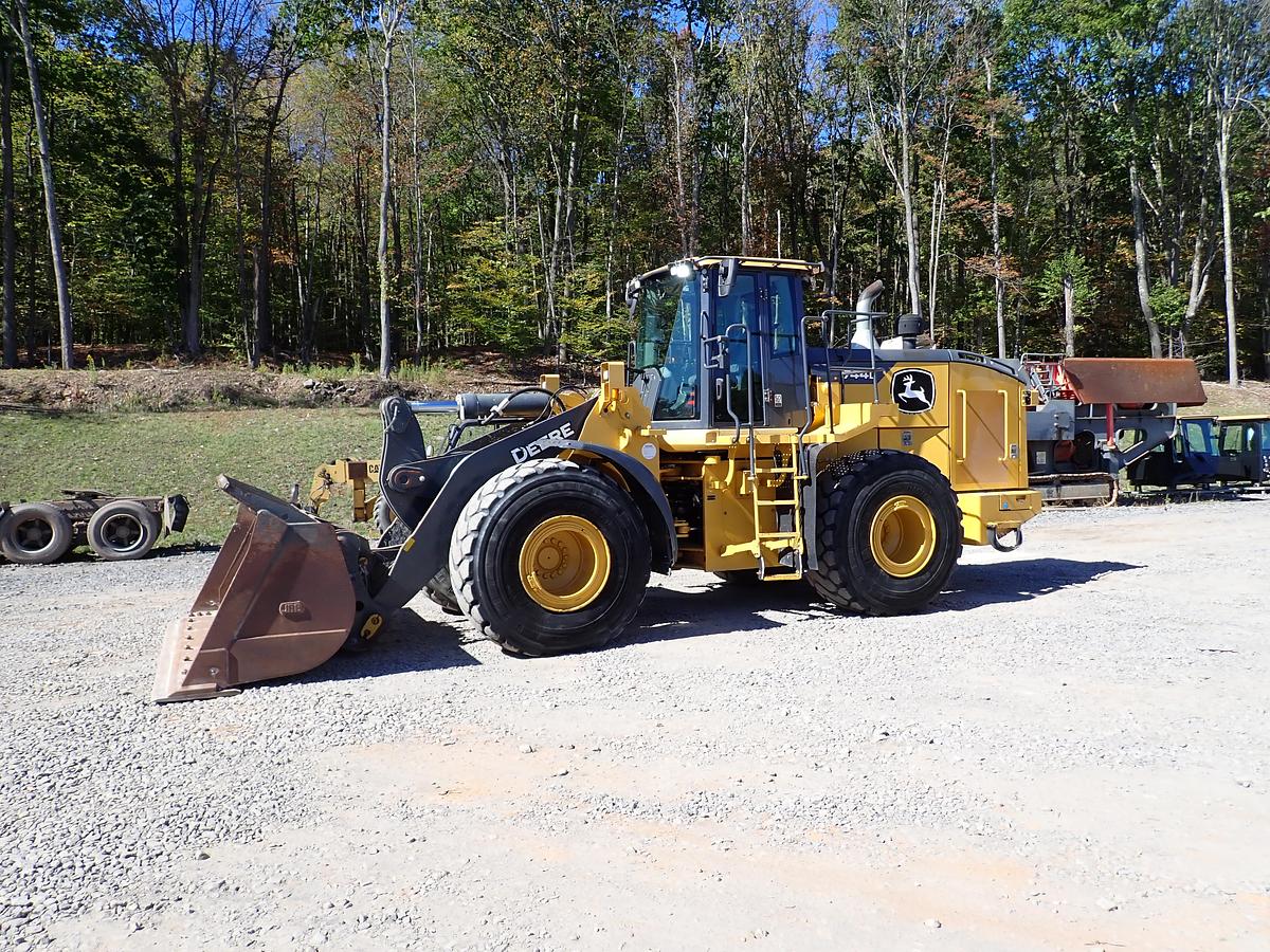 Used 2019 John Deere 744L Wheel Loader QUICK COUPLER!