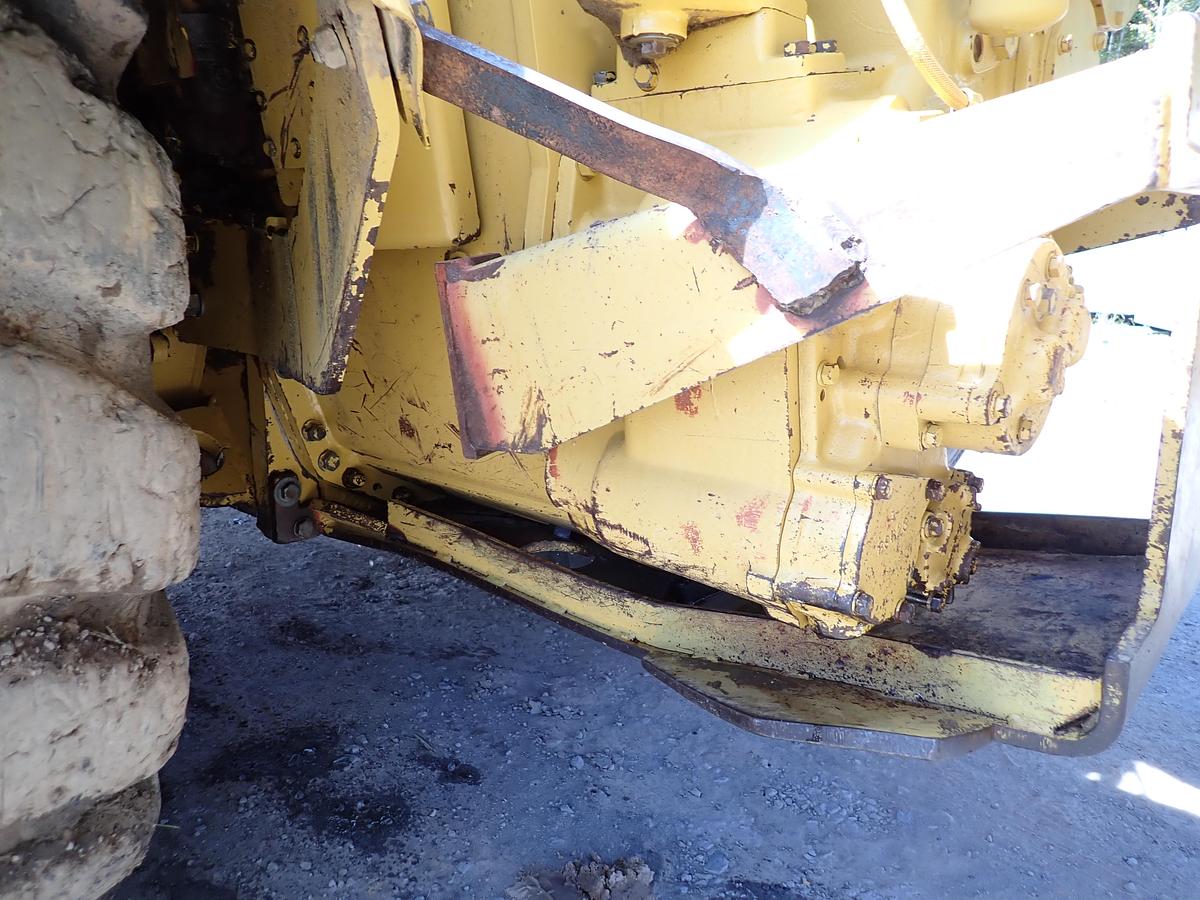 Used 2004 CAT 621G Motor Scraper