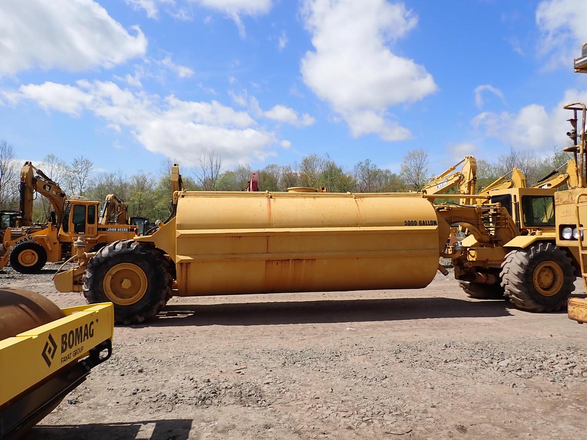 Used 1979 CAT 613B 5000 Gallon Water Wagon