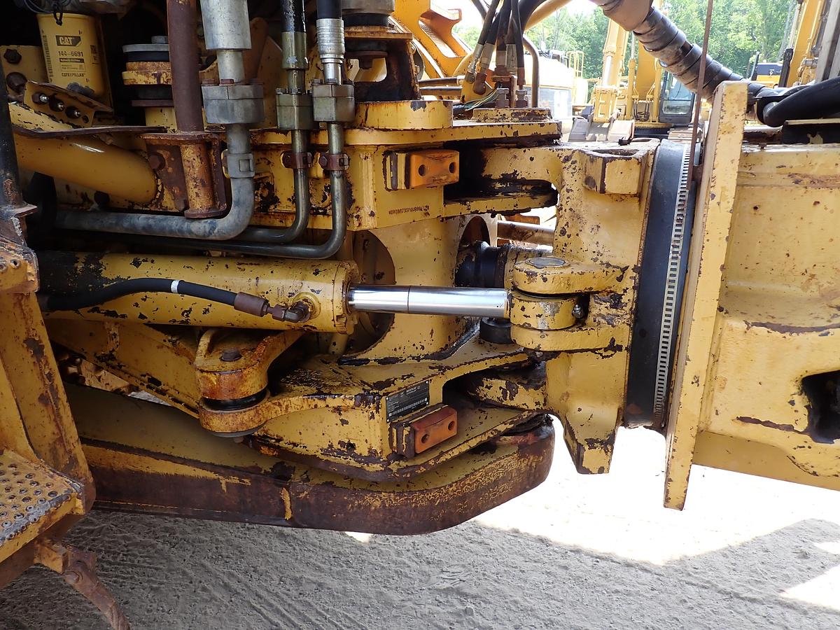 Used 2003 CAT 735